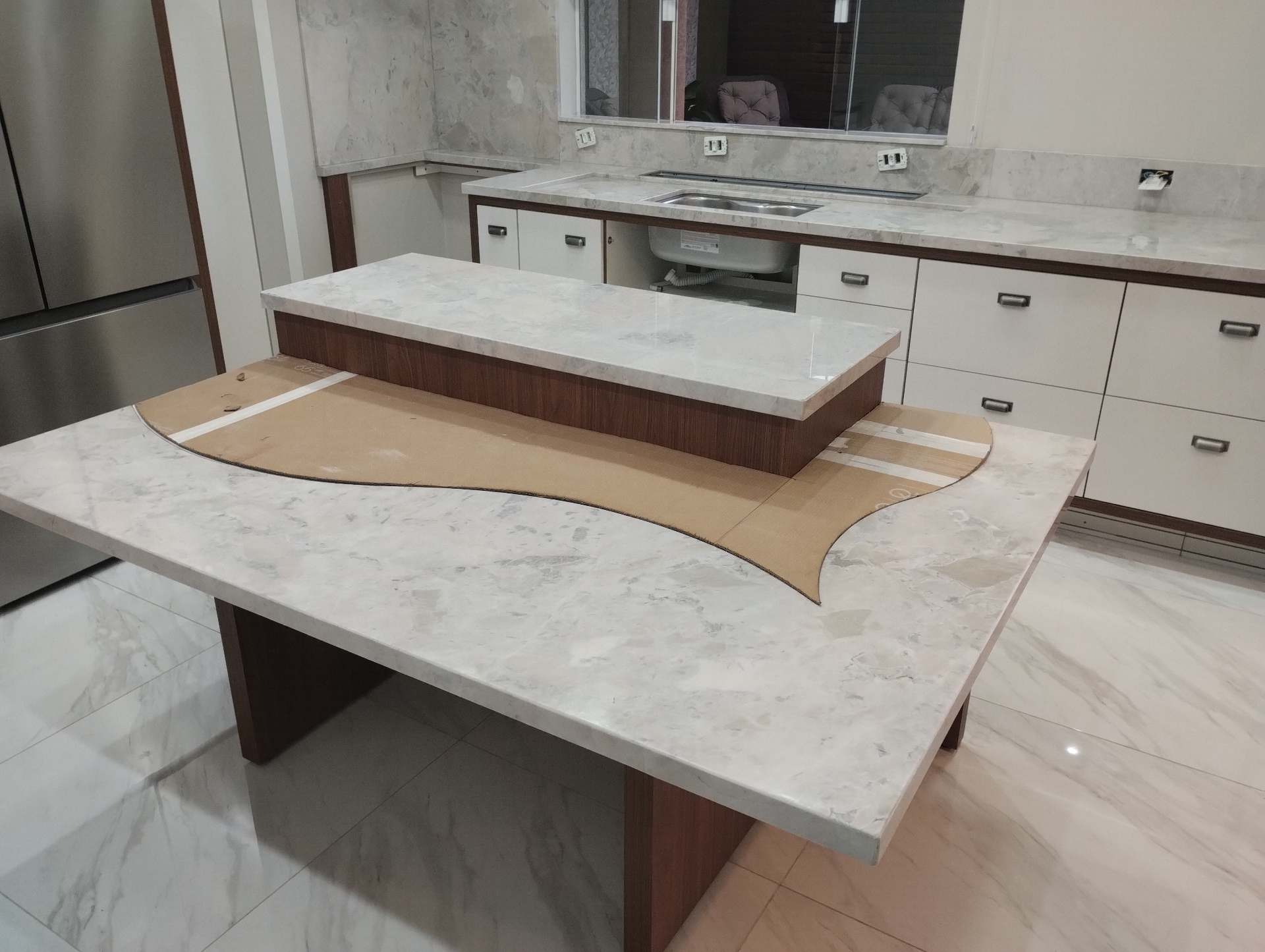 Mesa e Bancada Esculpidas