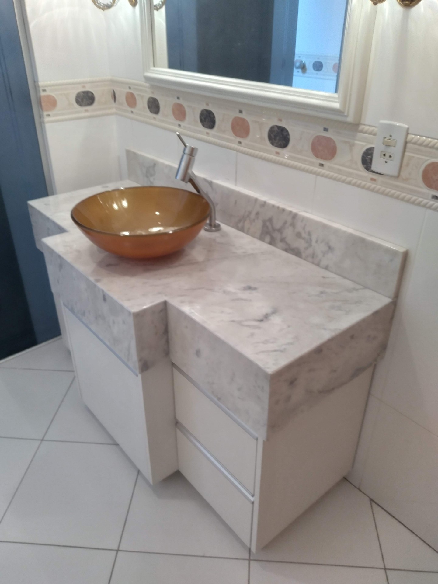 Banheiro Mármore Branco Rajado