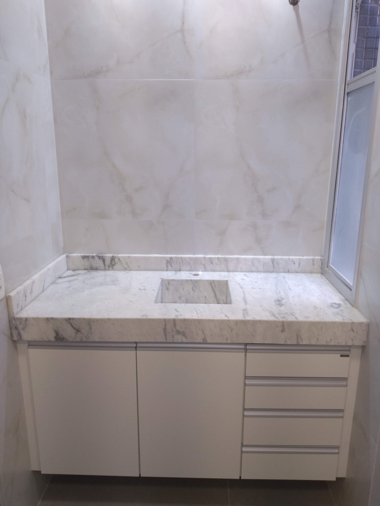 Banheiro Mármore Branco Rajado