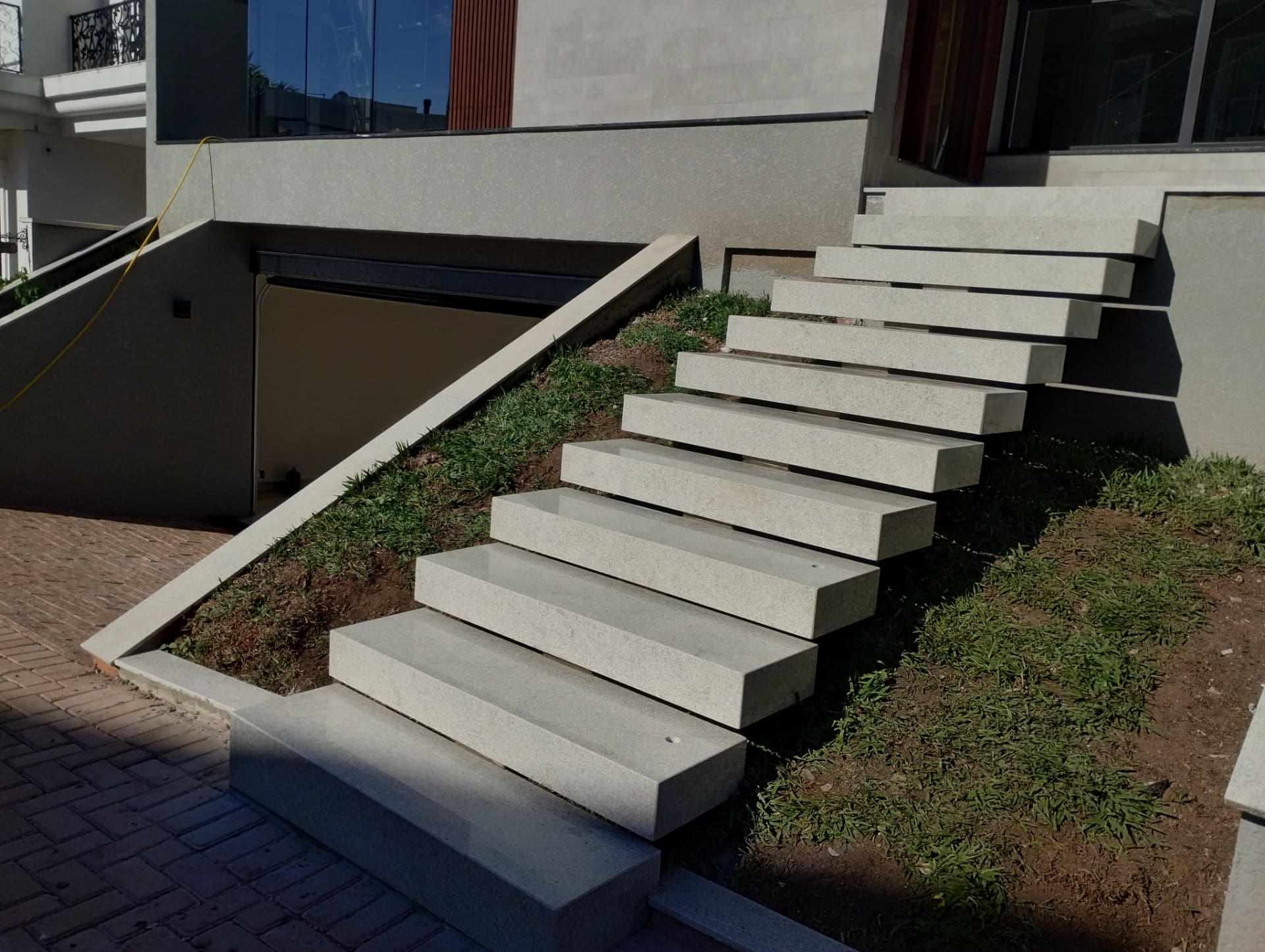 Escada Externa Granito Claro